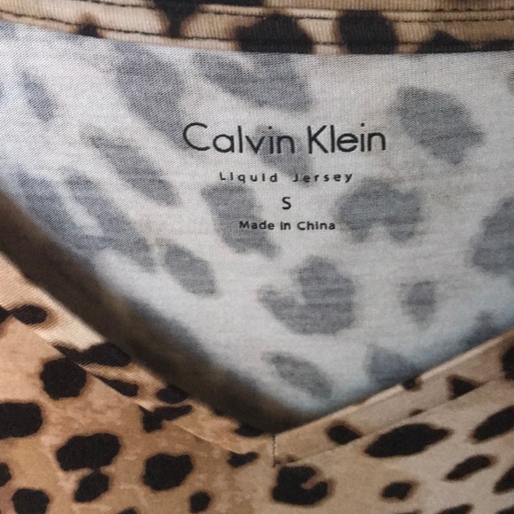 Calvin Klein leopard print top - Picture 2 of 3